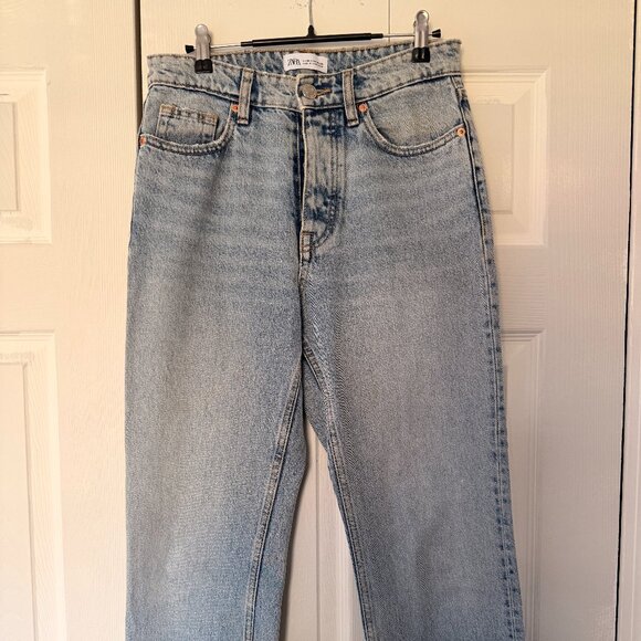 ZARA High Rise Straight Leg Jeans Light Wash Raw Hem Rigid Vintage Denim - Picture 1 of 6